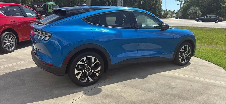 2025 Ford Mustang Mach-E - Image 4 of 6