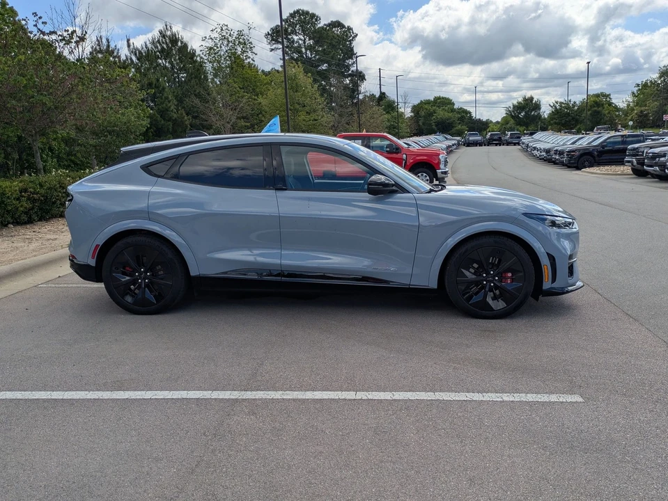 2025 Ford Mustang Mach-E - Image 3 of 31