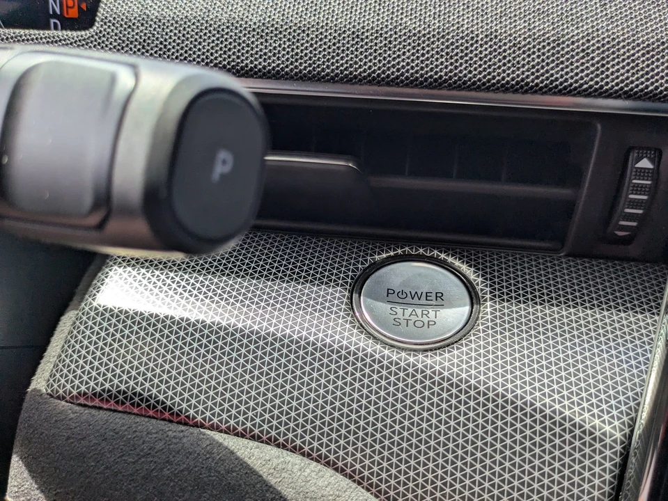 2025 Ford Mustang Mach-E - Image 27 of 31
