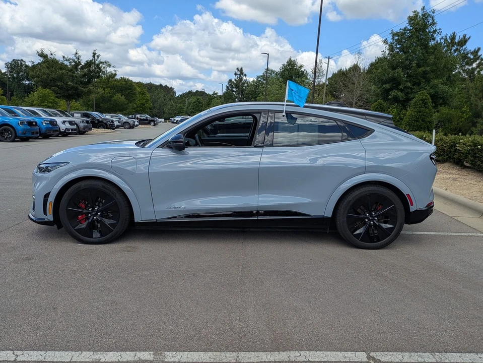 2025 Ford Mustang Mach-E - Image 7 of 31