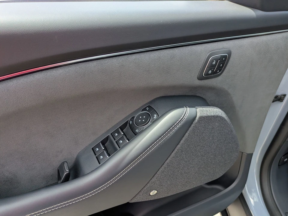 2025 Ford Mustang Mach-E - Image 16 of 31