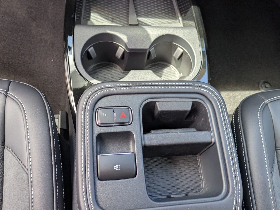 2025 Ford Mustang Mach-E - Image 25 of 31