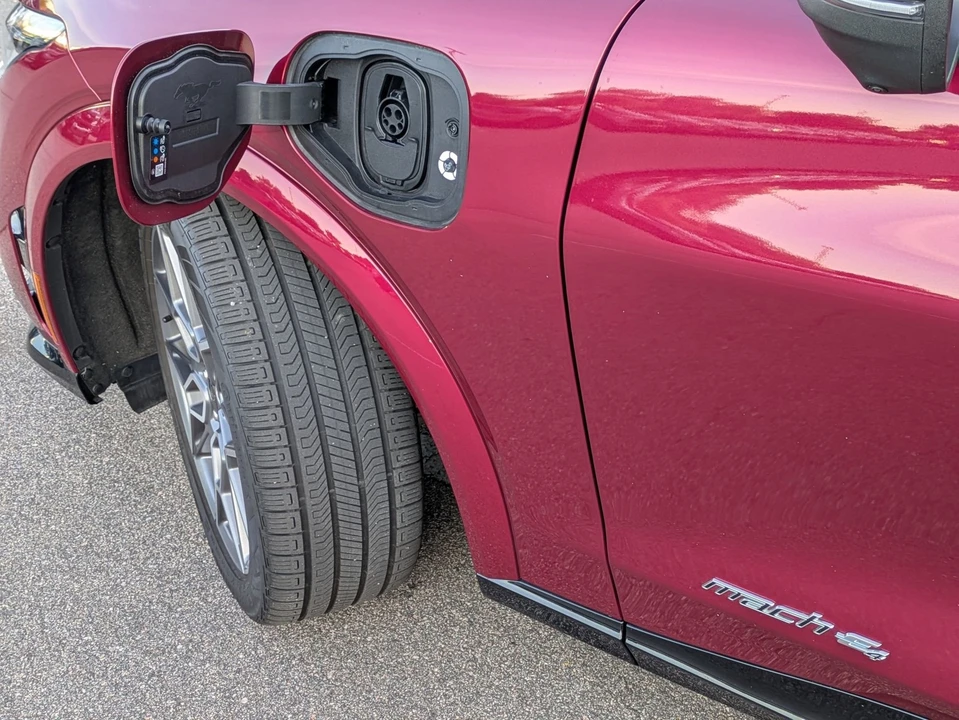 2025 Ford Mustang Mach-E - Image 12 of 31