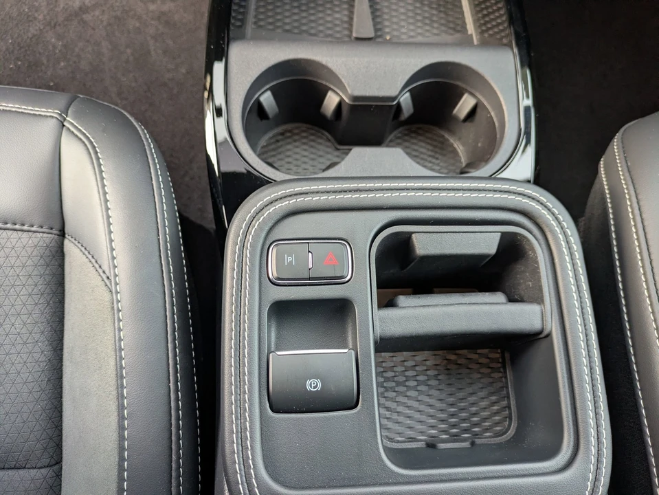 2025 Ford Mustang Mach-E - Image 25 of 31