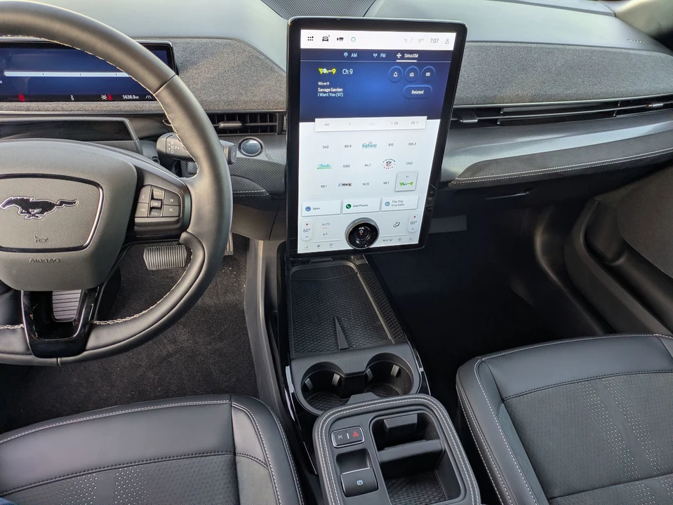 2025 Ford Mustang Mach-E - Image 23 of 31