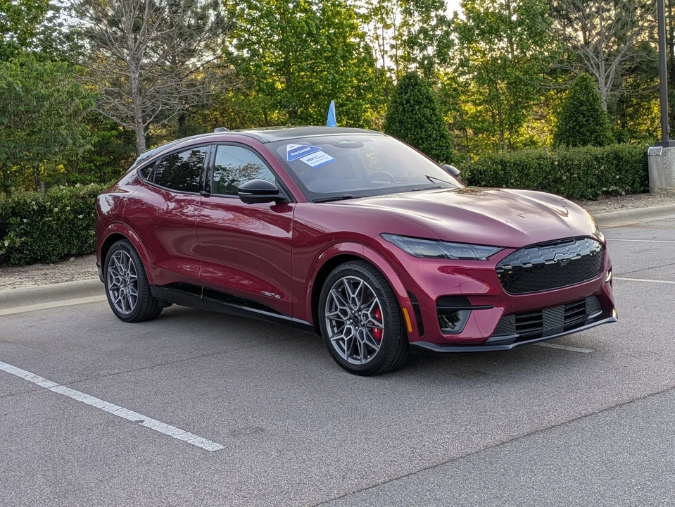 2025 Ford Mustang Mach-E - Image 2 of 31