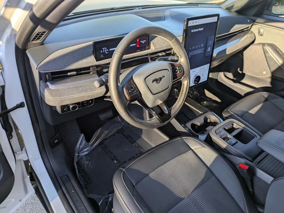 2025 Ford Mustang Mach-E - Image 15 of 31