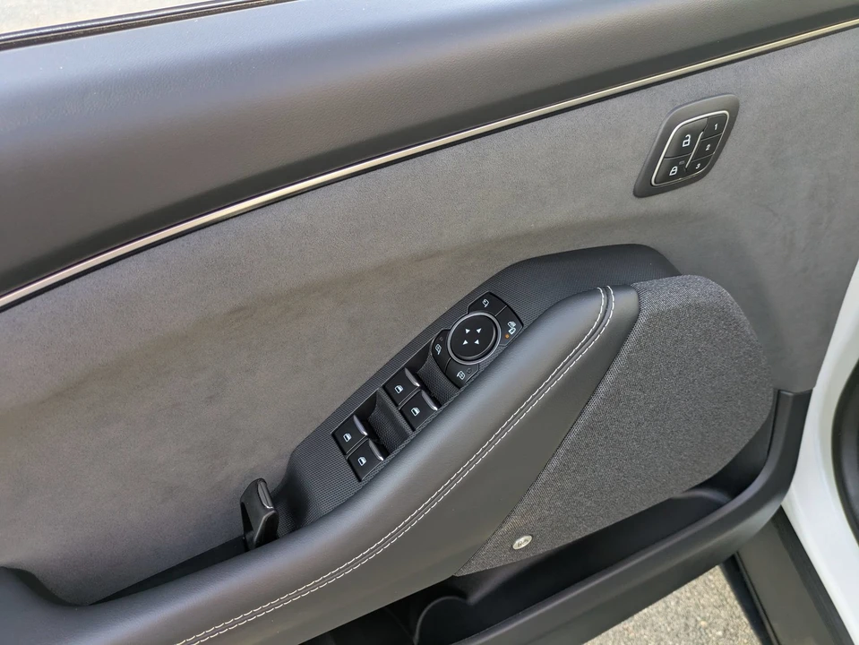 2025 Ford Mustang Mach-E - Image 17 of 31