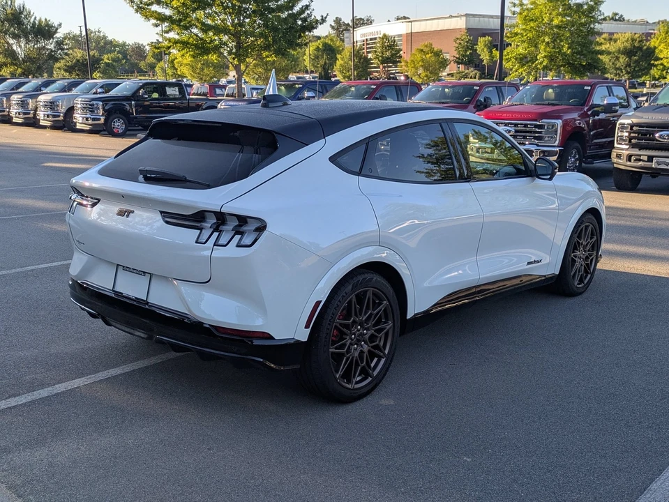 2025 Ford Mustang Mach-E - Image 4 of 31