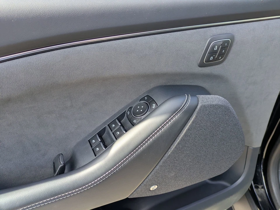 2025 Ford Mustang Mach-E - Image 17 of 31