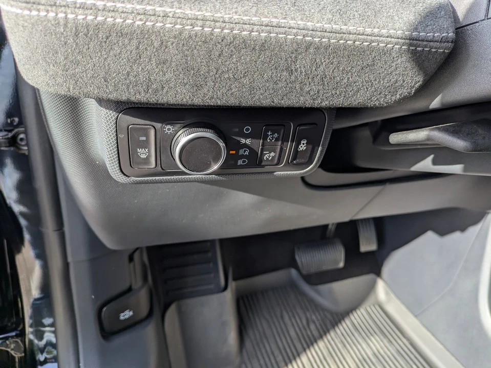 2025 Ford Mustang Mach-E - Image 18 of 31