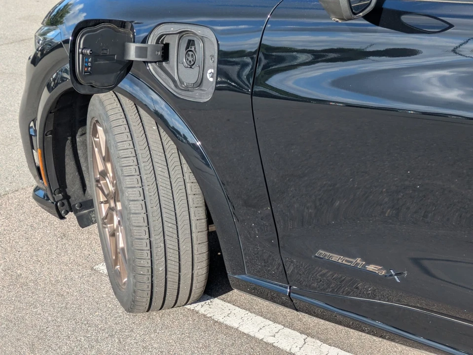2025 Ford Mustang Mach-E - Image 12 of 31