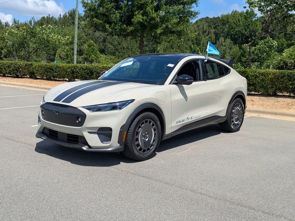 2025 Ford Mustang Mach-E - Image 8 of 31