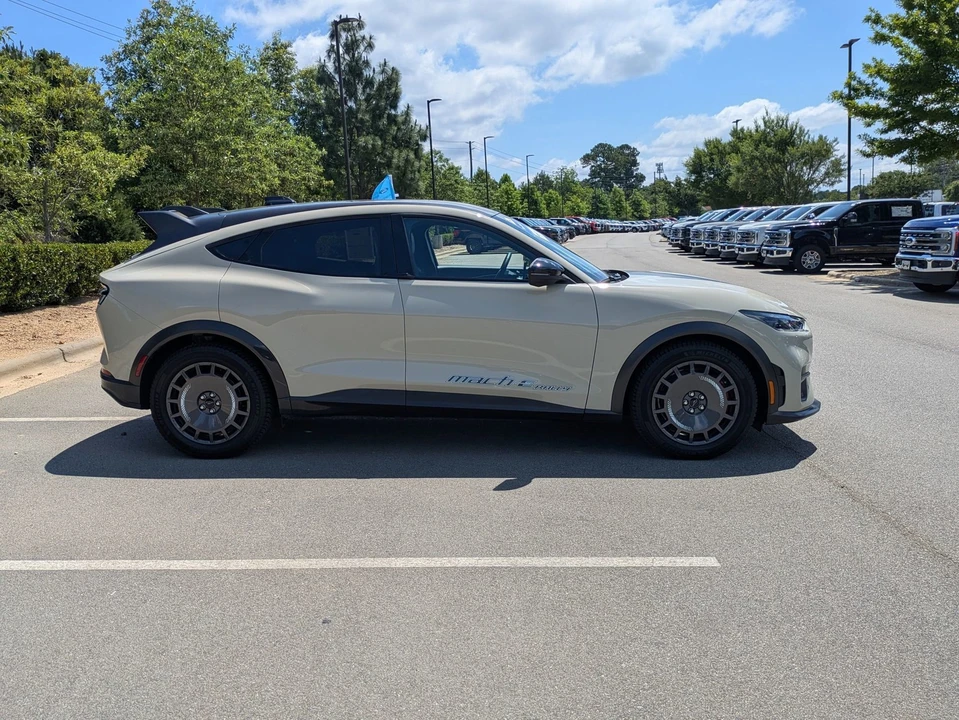 2025 Ford Mustang Mach-E - Image 3 of 31