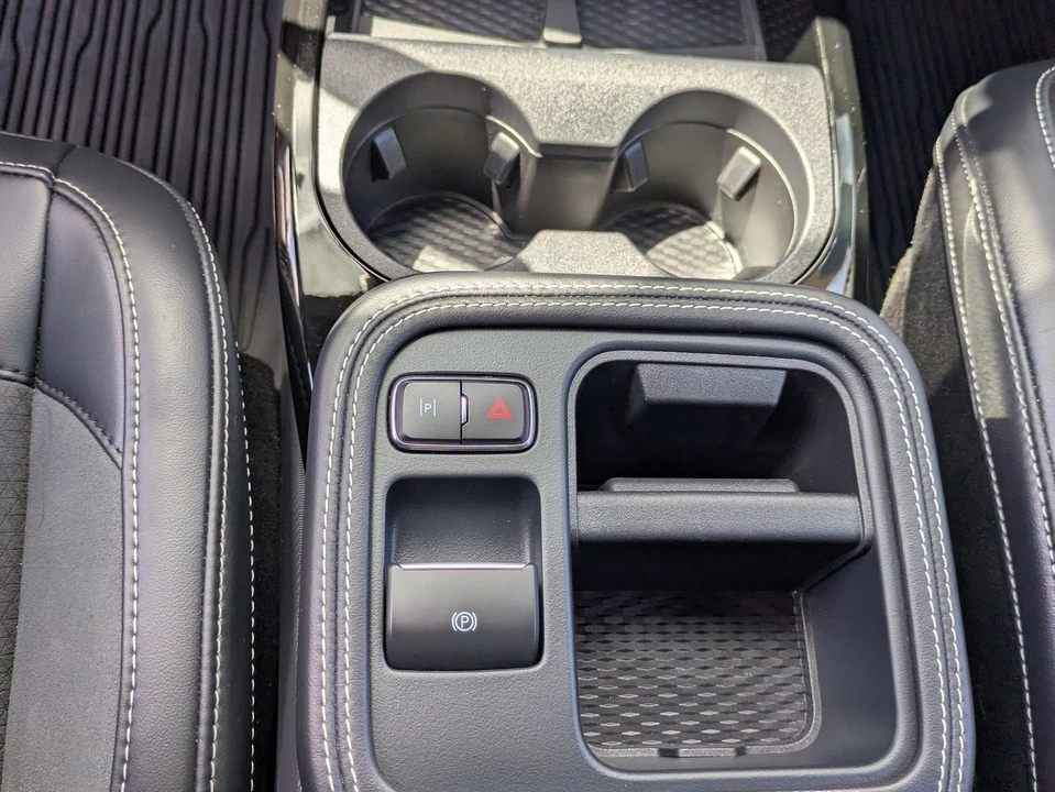 2025 Ford Mustang Mach-E - Image 25 of 31