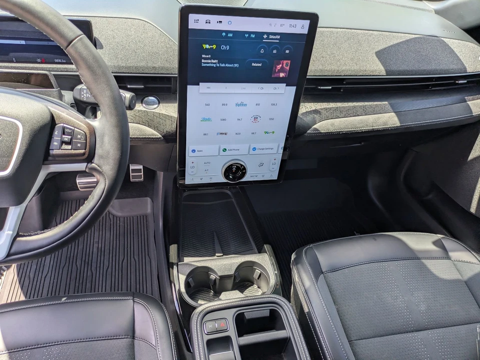 2025 Ford Mustang Mach-E - Image 23 of 31