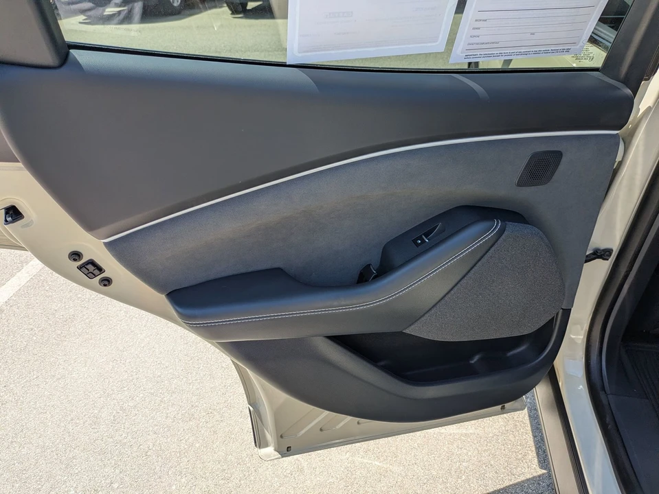 2025 Ford Mustang Mach-E - Image 31 of 31