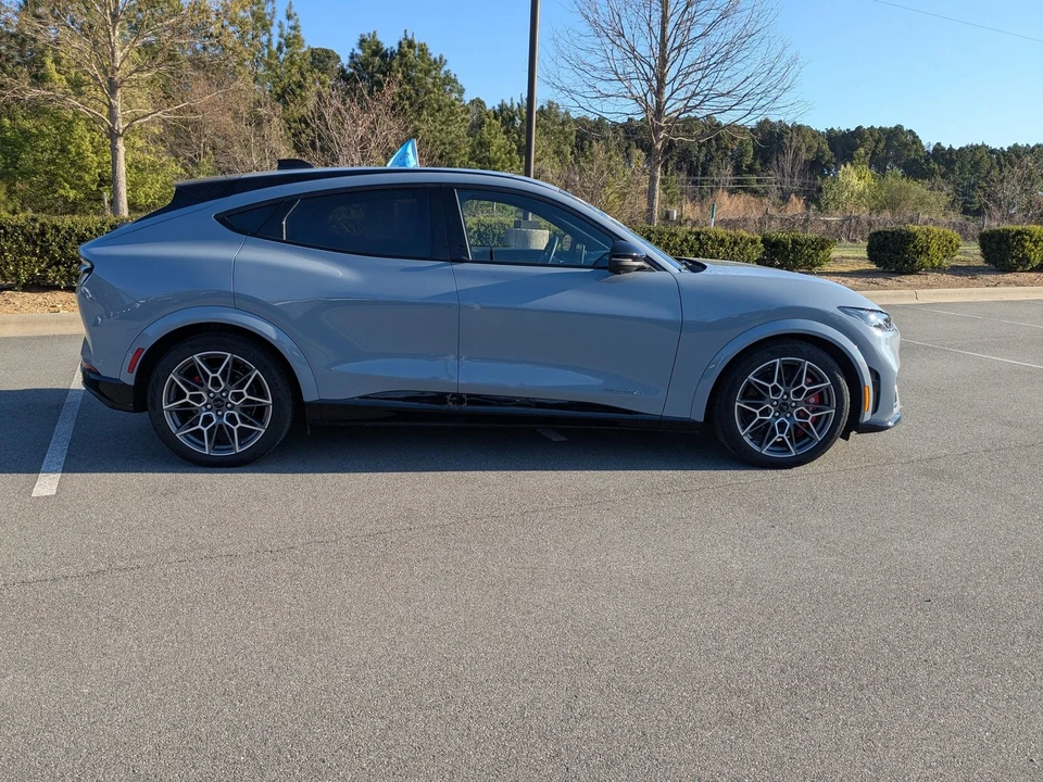 2025 Ford Mustang Mach-E - Image 3 of 21