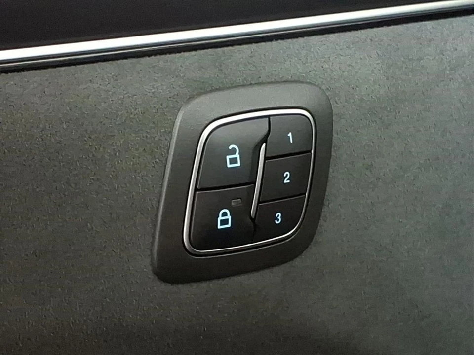 2025 Ford Mustang Mach-E - Image 14 of 28