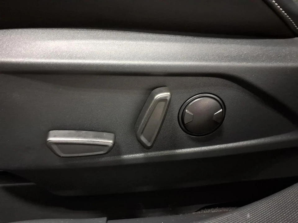 2025 Ford Mustang Mach-E - Image 23 of 28