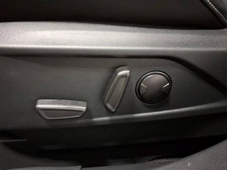 2025 Ford Mustang Mach-E - Image 23 of 28