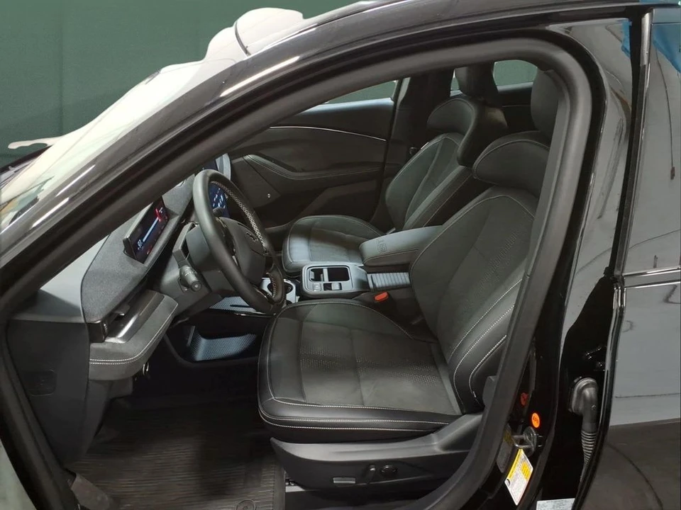 2025 Ford Mustang Mach-E - Image 24 of 28