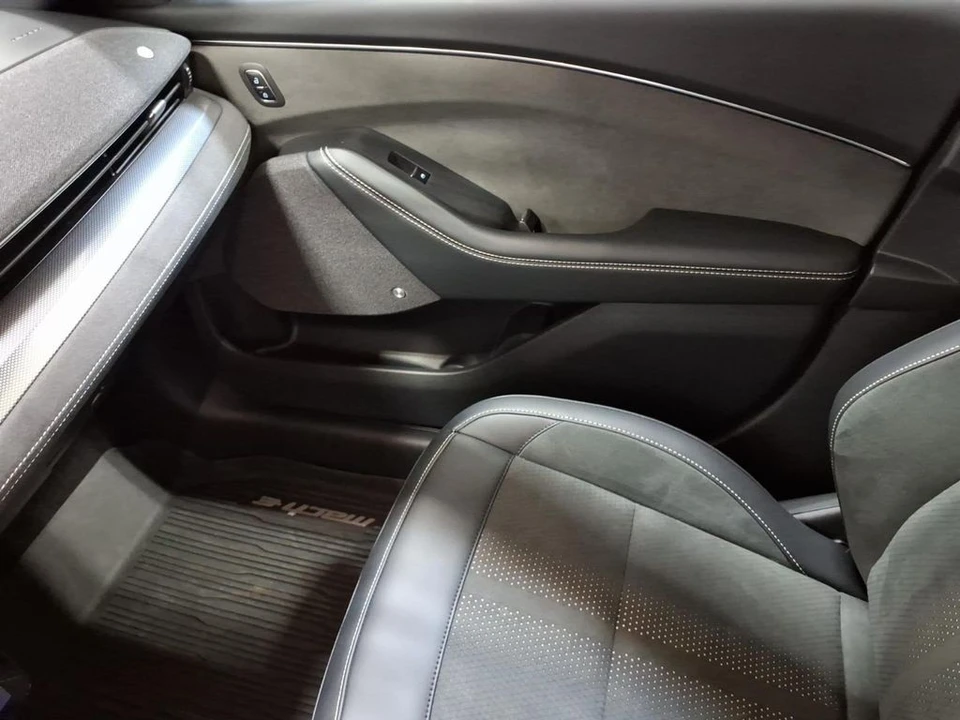 2025 Ford Mustang Mach-E - Image 22 of 28