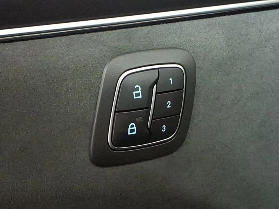 2025 Ford Mustang Mach-E - Image 14 of 28