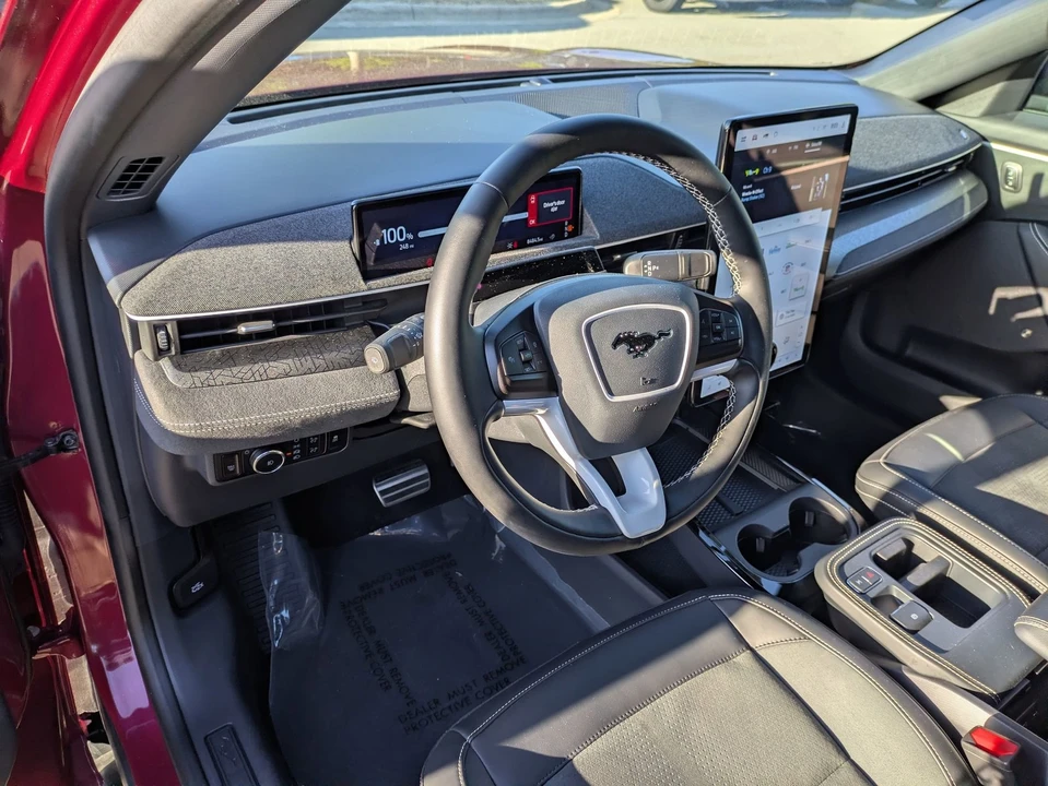 2025 Ford Mustang Mach-E - Image 15 of 31