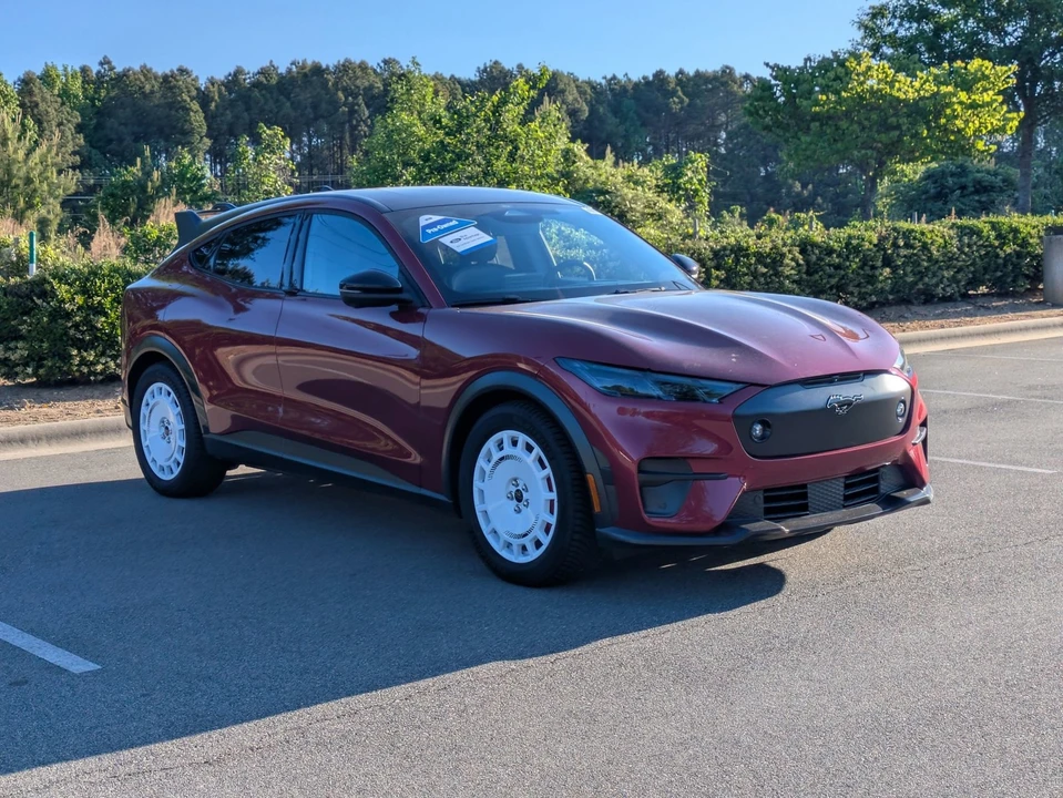 2025 Ford Mustang Mach-E - Image 2 of 31
