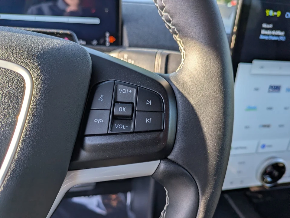 2025 Ford Mustang Mach-E - Image 20 of 31