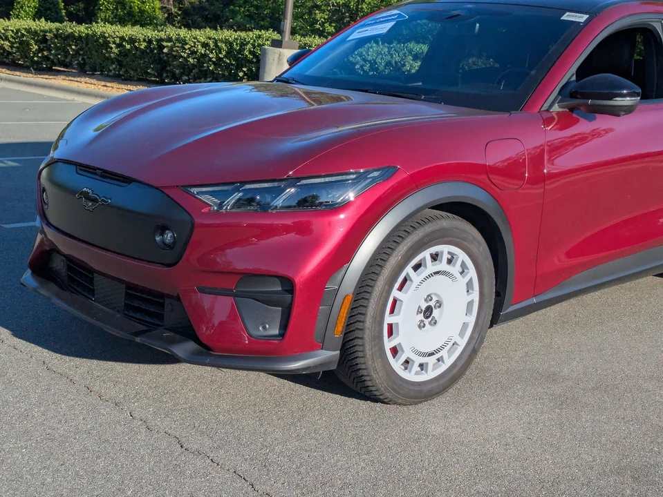 2025 Ford Mustang Mach-E - Image 10 of 31