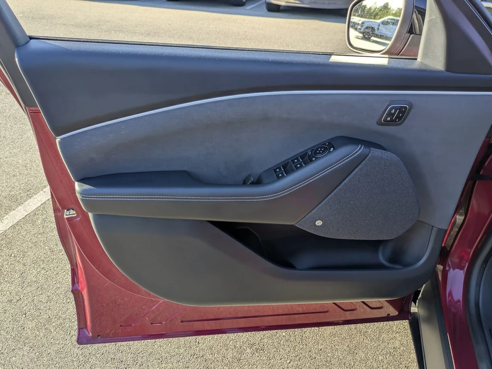 2025 Ford Mustang Mach-E - Image 16 of 31