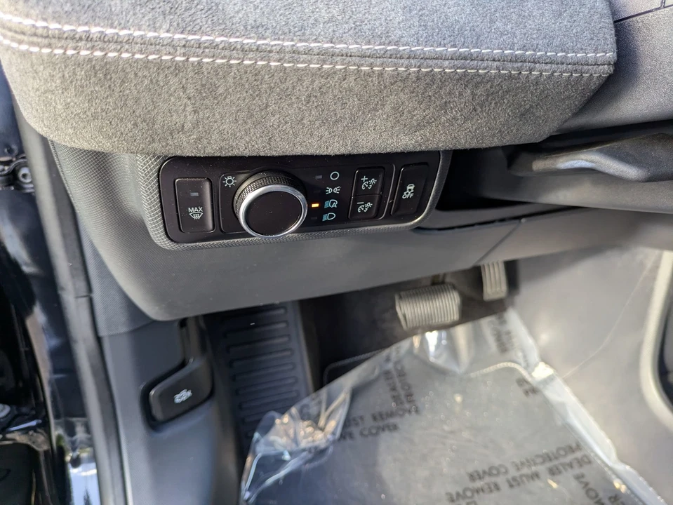 2025 Ford Mustang Mach-E - Image 18 of 31