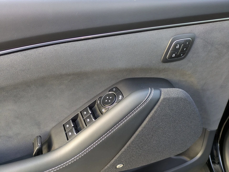 2025 Ford Mustang Mach-E - Image 17 of 31