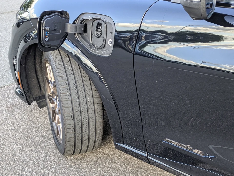 2025 Ford Mustang Mach-E - Image 12 of 31