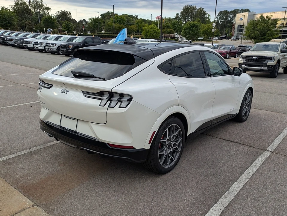 2025 Ford Mustang Mach-E - Image 4 of 31