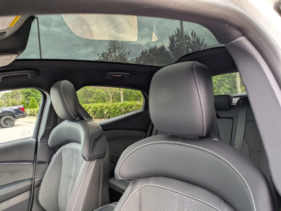 2025 Ford Mustang Mach-E - Image 29 of 31