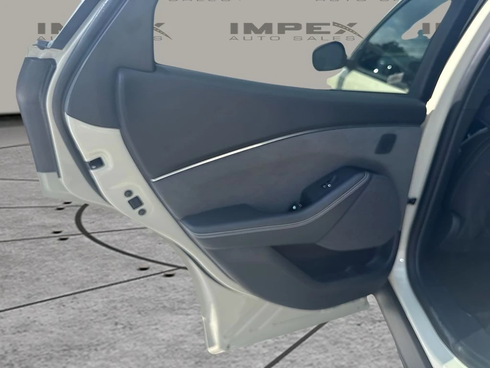 2025 Ford Mustang Mach-E - Image 23 of 31