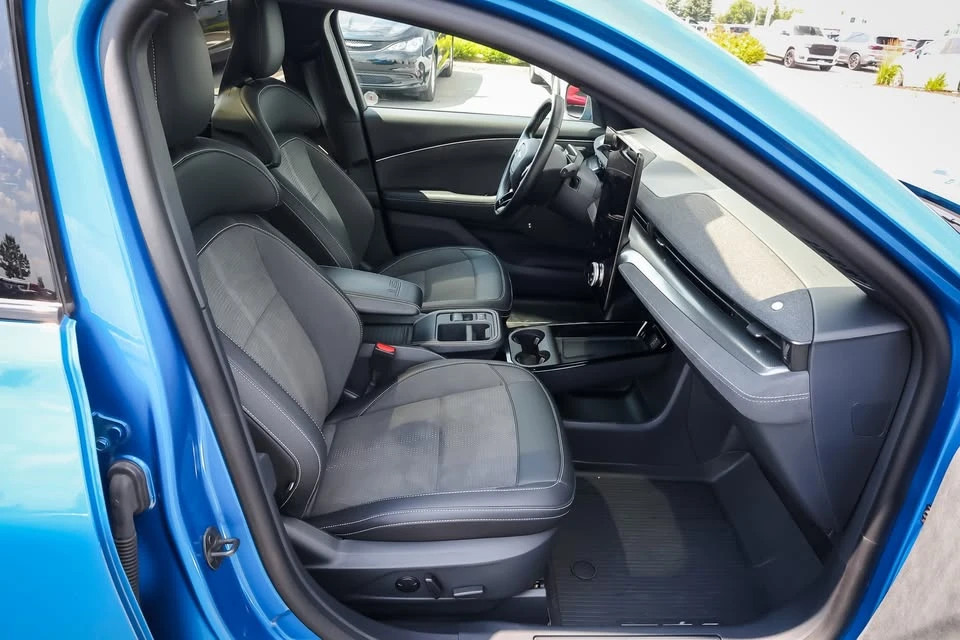 2025 Ford Mustang Mach-E - Image 11 of 20