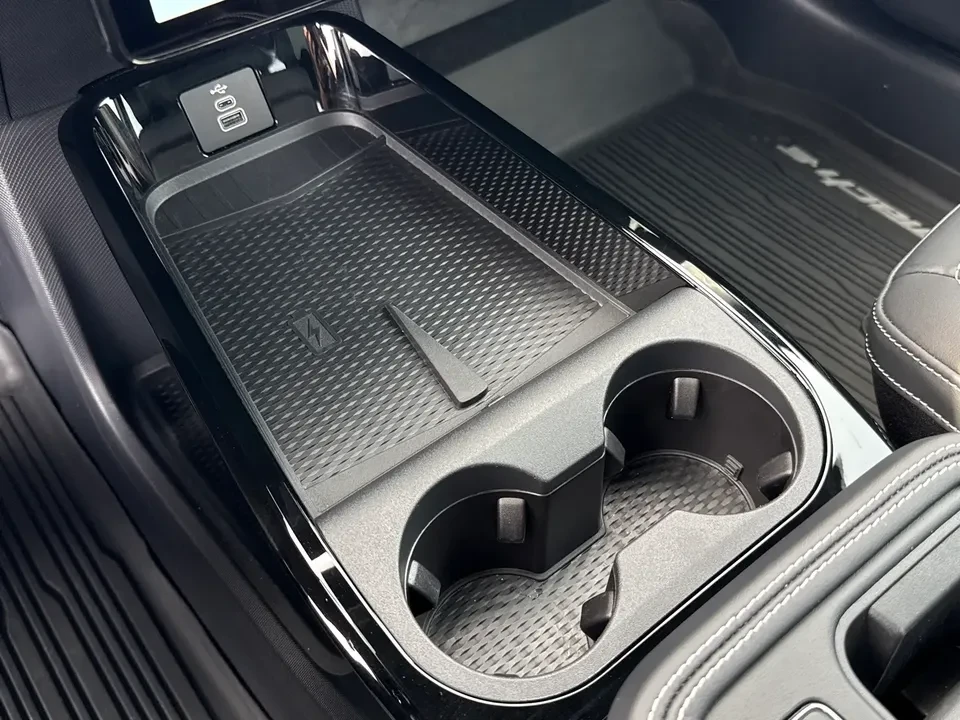 2025 Ford Mustang Mach-E - Image 11 of 15