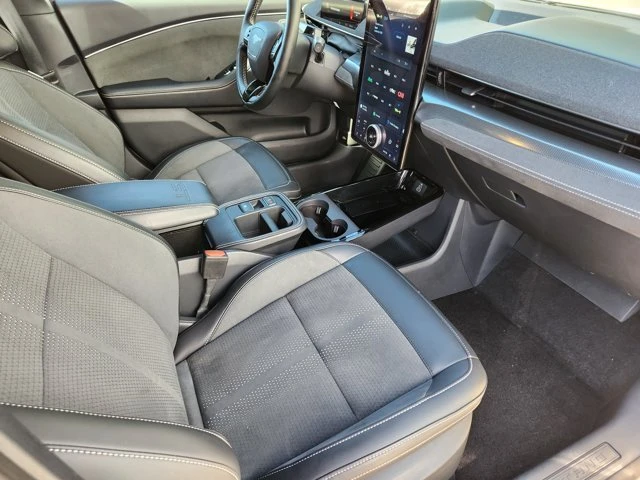 2025 Ford Mustang Mach-E - Image 17 of 20