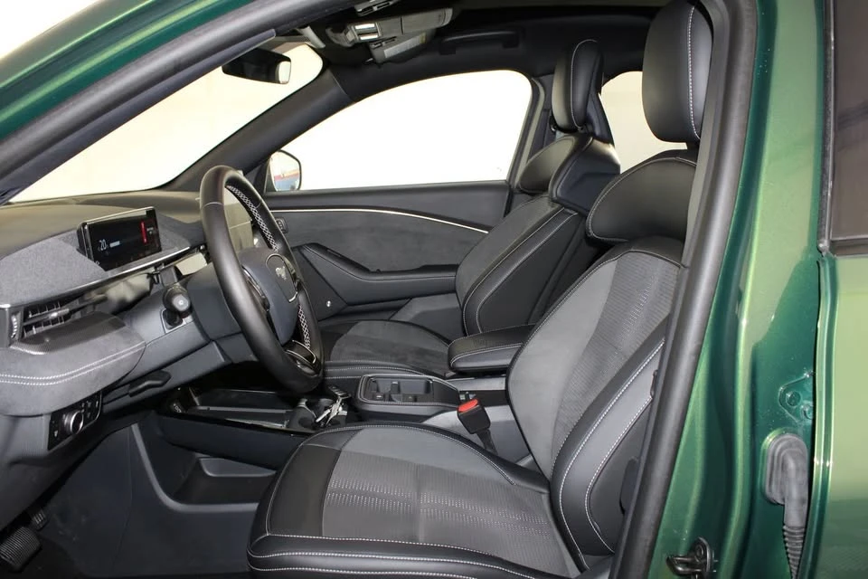 2025 Ford Mustang Mach-E - Image 18 of 20