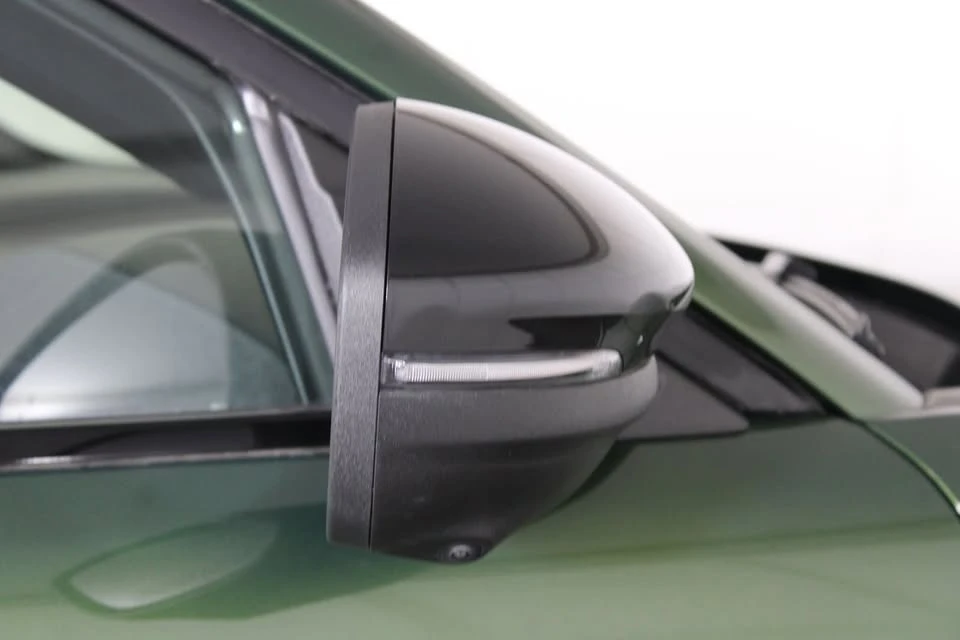 2025 Ford Mustang Mach-E - Image 17 of 20