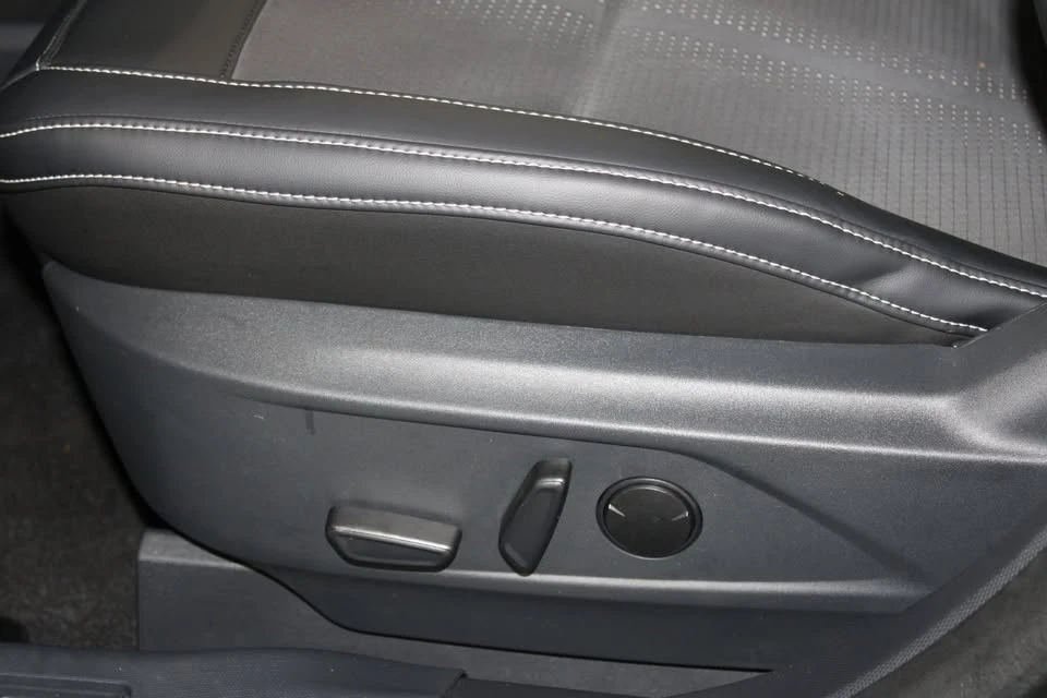 2025 Ford Mustang Mach-E - Image 6 of 20