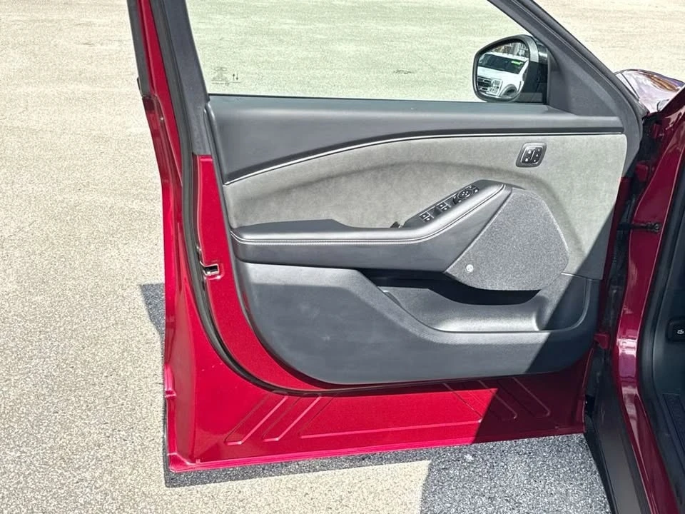2025 Ford Mustang Mach-E - Image 11 of 20