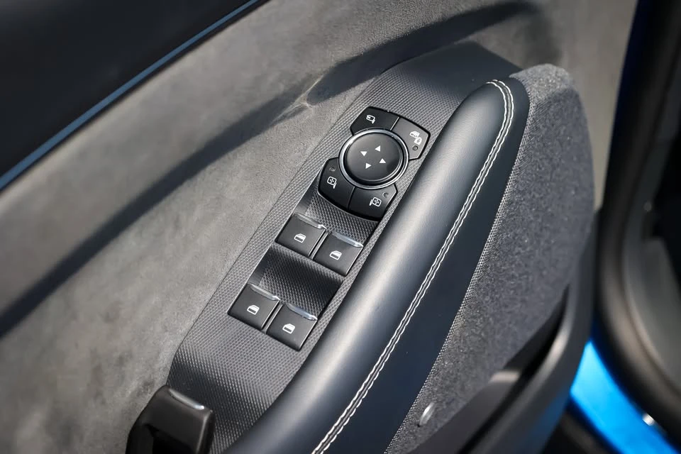 2025 Ford Mustang Mach-E - Image 15 of 20