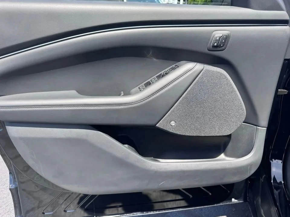 2025 Ford Mustang Mach-E - Image 9 of 20
