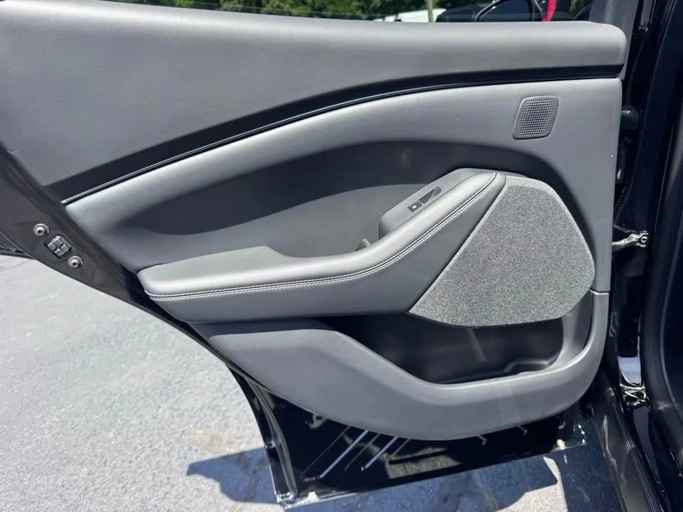 2025 Ford Mustang Mach-E - Image 16 of 20