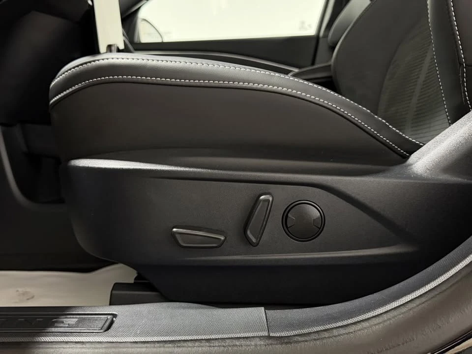 2025 Ford Mustang Mach-E - Image 8 of 20